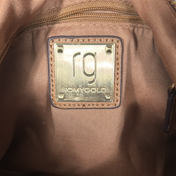 ROMYGOLD Leather clutch signature ROMYGOLD “slash" leather clutch tan color - Picture 7 of 14